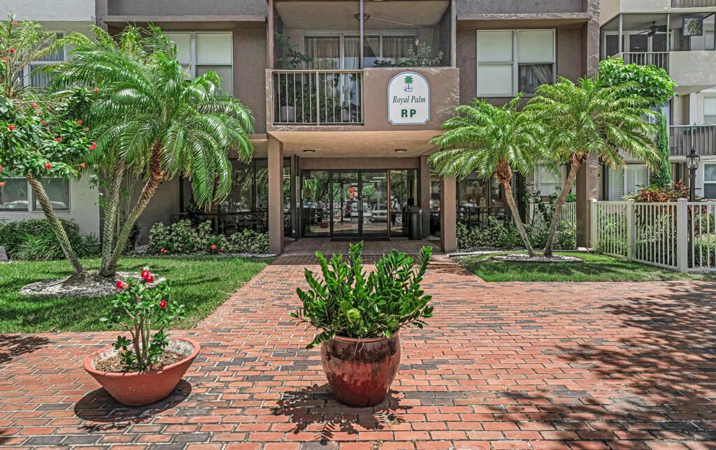 For Sale: $165,000 (1 beds, 1 baths, 630 Square Feet)