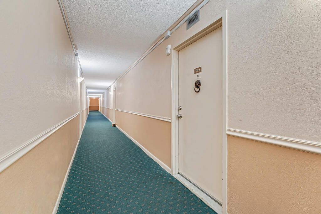 For Sale: $165,000 (1 beds, 1 baths, 630 Square Feet)