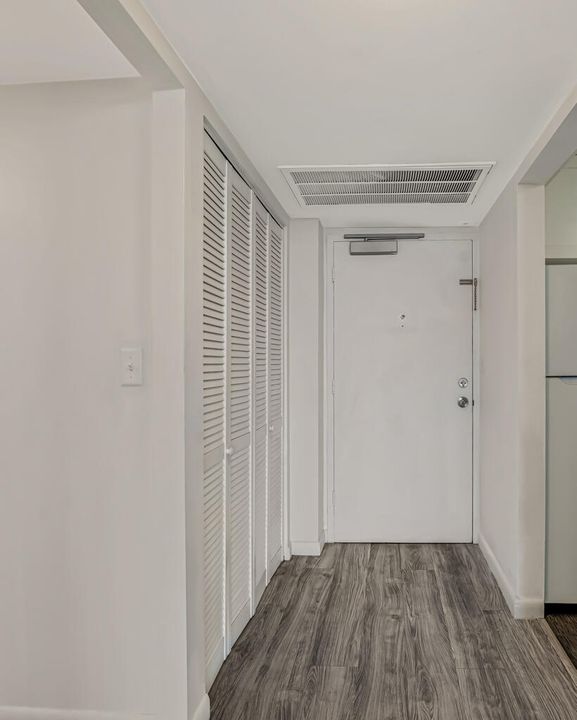 For Sale: $165,000 (1 beds, 1 baths, 630 Square Feet)