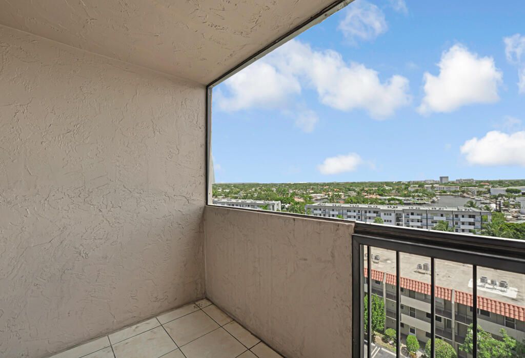 For Sale: $165,000 (1 beds, 1 baths, 630 Square Feet)