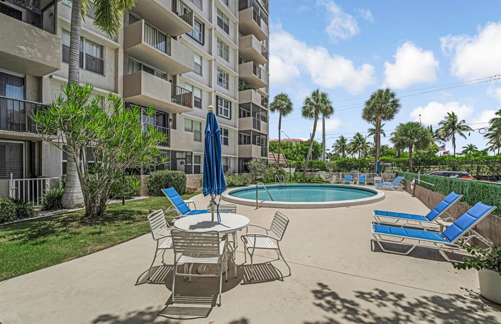 For Sale: $165,000 (1 beds, 1 baths, 630 Square Feet)