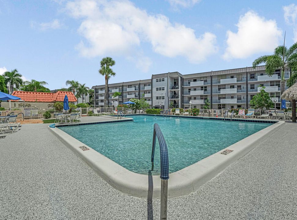 For Sale: $165,000 (1 beds, 1 baths, 630 Square Feet)