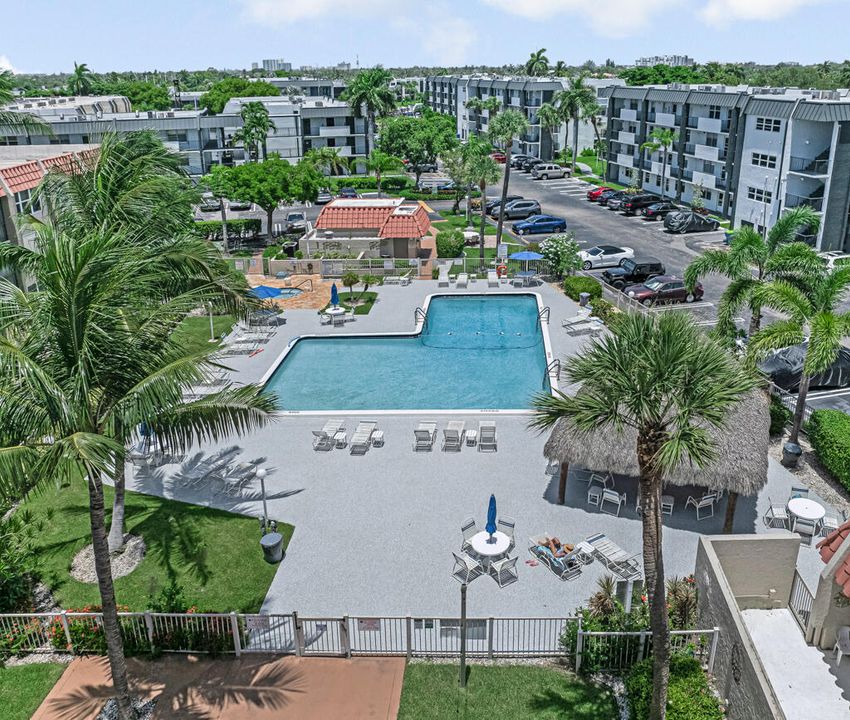 For Sale: $165,000 (1 beds, 1 baths, 630 Square Feet)