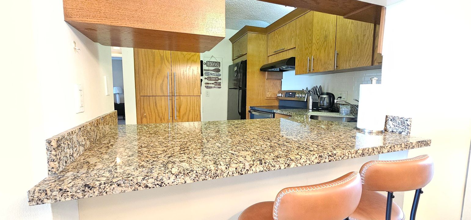 Под контрактом: $208,500 (2 спален, 2 ванн, 1104 Квадратных фут)