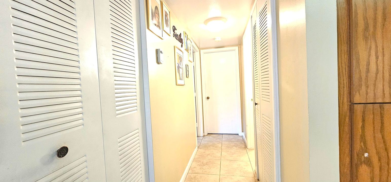 Под контрактом: $208,500 (2 спален, 2 ванн, 1104 Квадратных фут)