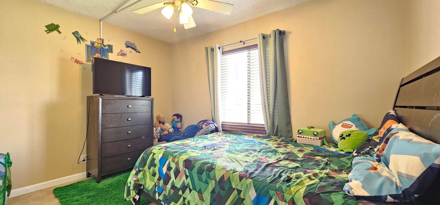 Под контрактом: $208,500 (2 спален, 2 ванн, 1104 Квадратных фут)