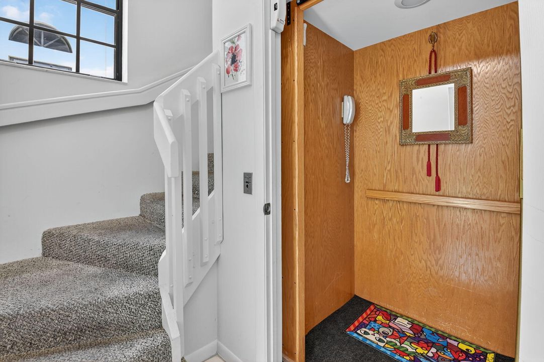 Active With Contract: $195,000 (3 beds, 2 baths, 1326 Square Feet)