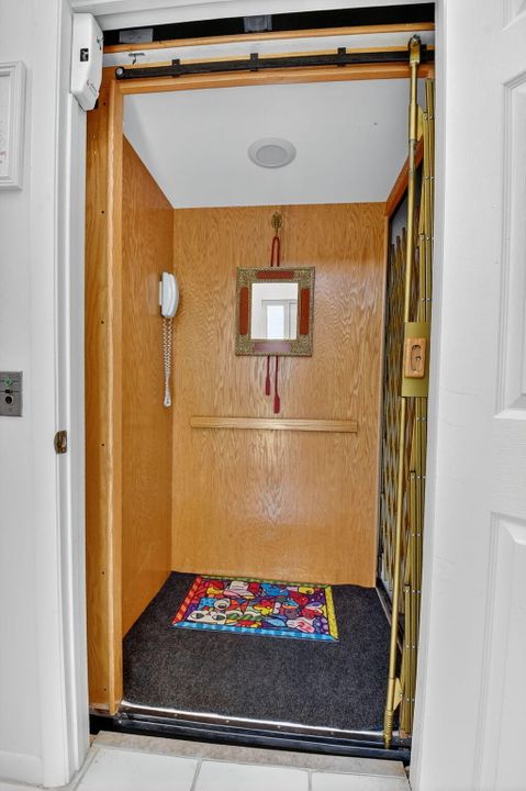 Active With Contract: $195,000 (3 beds, 2 baths, 1326 Square Feet)