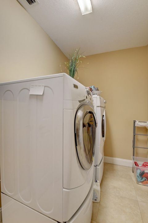 Active With Contract: $5,000 (3 beds, 2 baths, 1620 Square Feet)