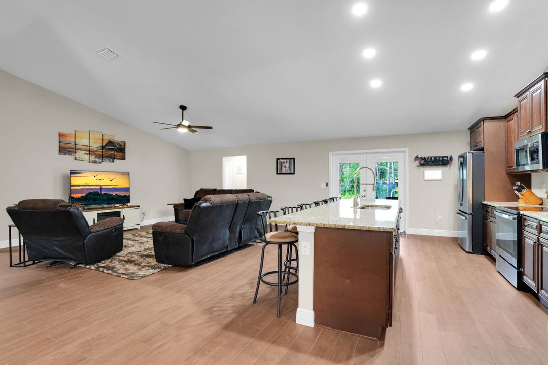 На продажу: $975,000 (4 спален, 3 ванн, 2418 Квадратных фут)