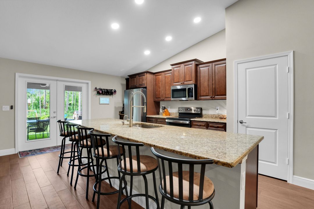 На продажу: $975,000 (4 спален, 3 ванн, 2418 Квадратных фут)