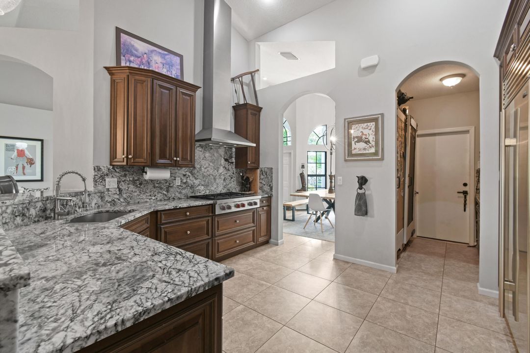 待售: $1,100,000 (4 贝兹, 3 浴室, 3002 平方英尺)