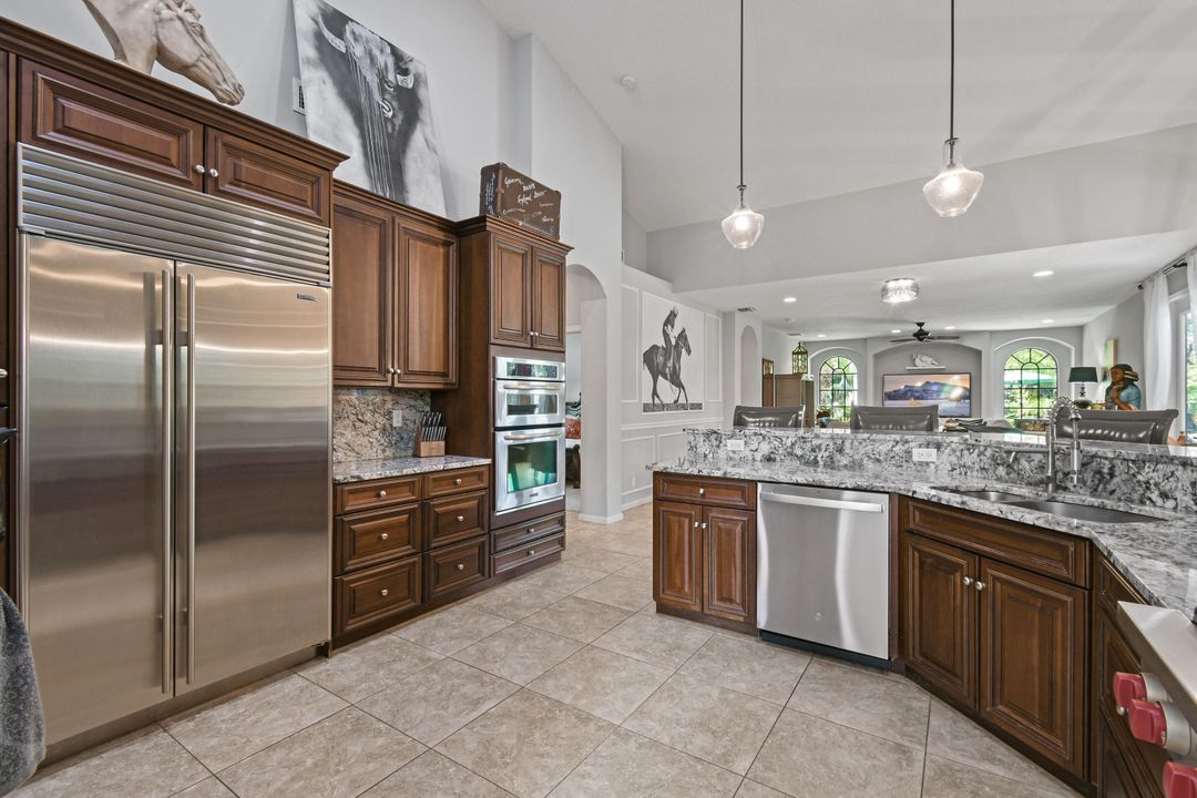 待售: $1,100,000 (4 贝兹, 3 浴室, 3002 平方英尺)