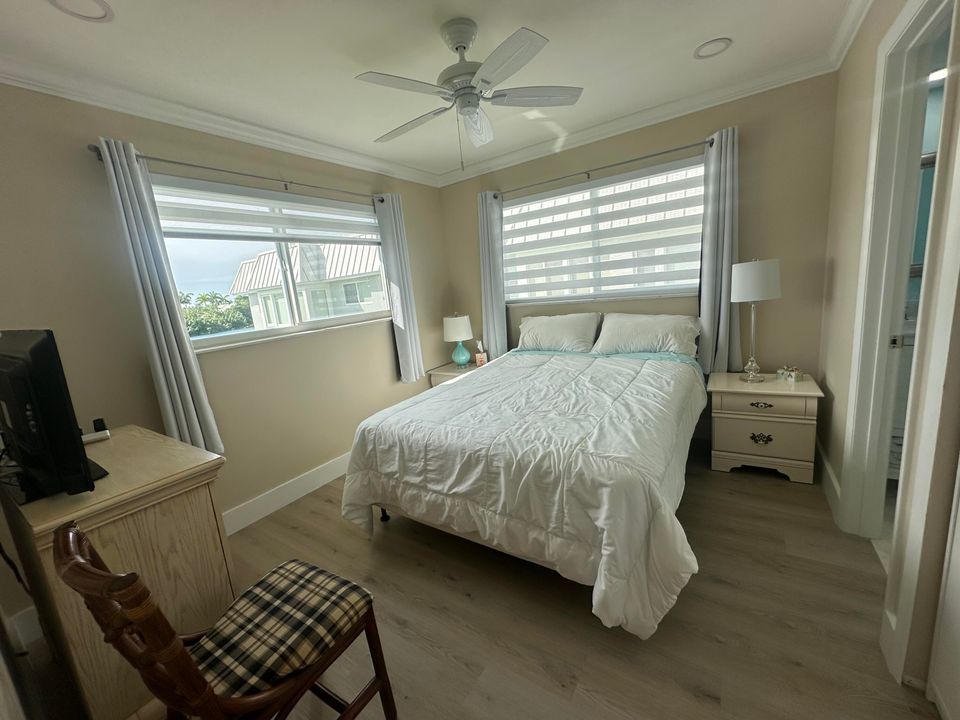 合同活跃: $3,750 (2 贝兹, 2 浴室, 1200 平方英尺)