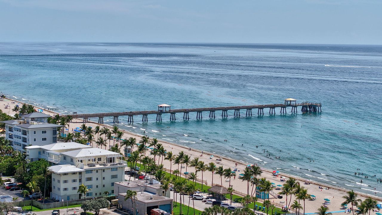 Recently Sold: $479,000 (2 beds, 2 baths, 1033 Square Feet)