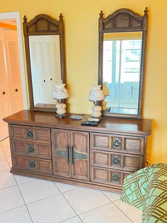 合同活跃: $74,900 (1 贝兹, 1 浴室, 646 平方英尺)