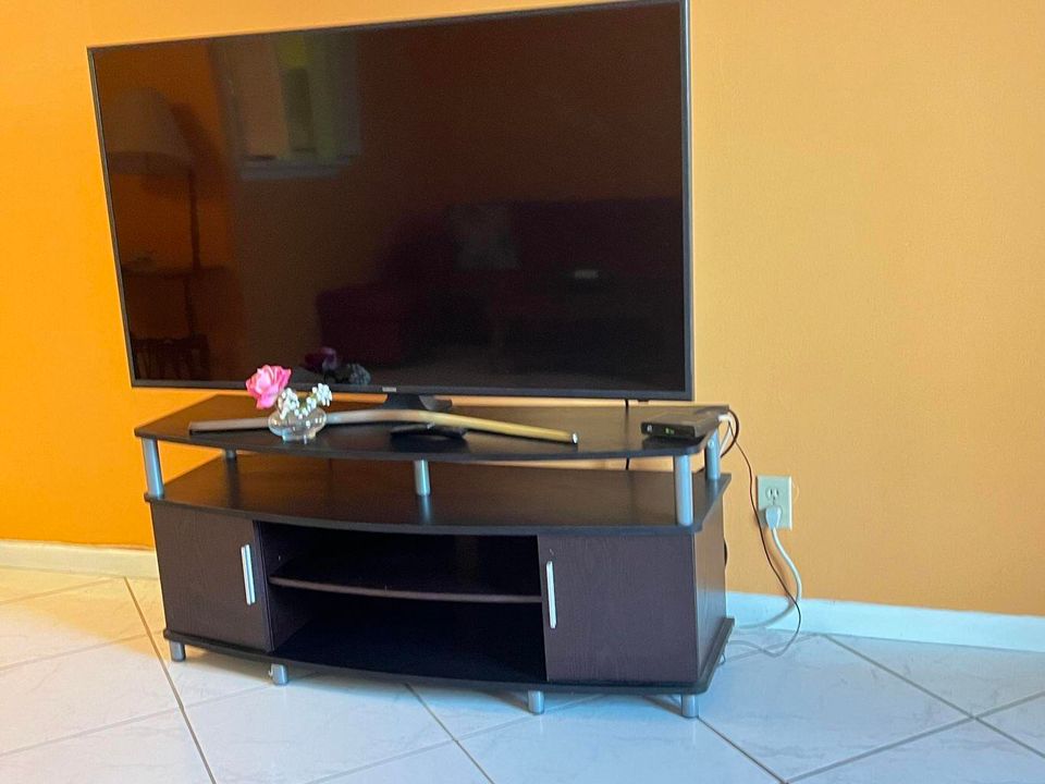 合同活跃: $74,900 (1 贝兹, 1 浴室, 646 平方英尺)