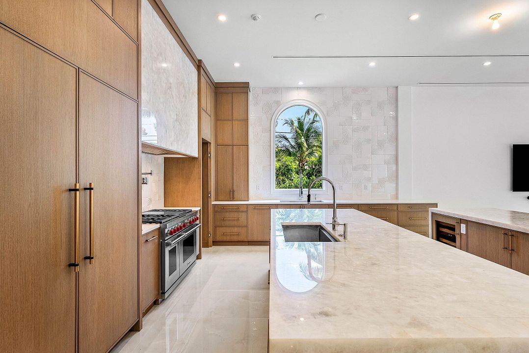 En Venta: $7,250,000 (7 camas, 7 baños, 7019 Pies cuadrados)