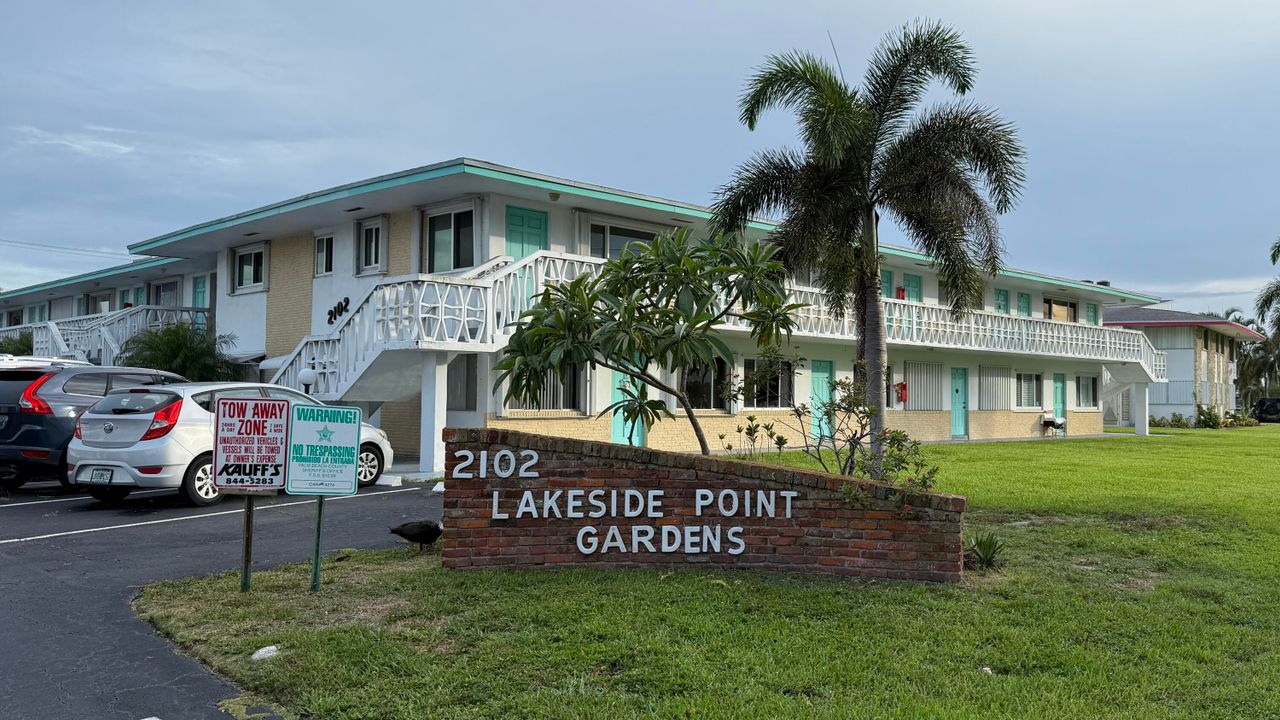 Active With Contract: $1,300 (1 beds, 1 baths, 640 Square Feet)