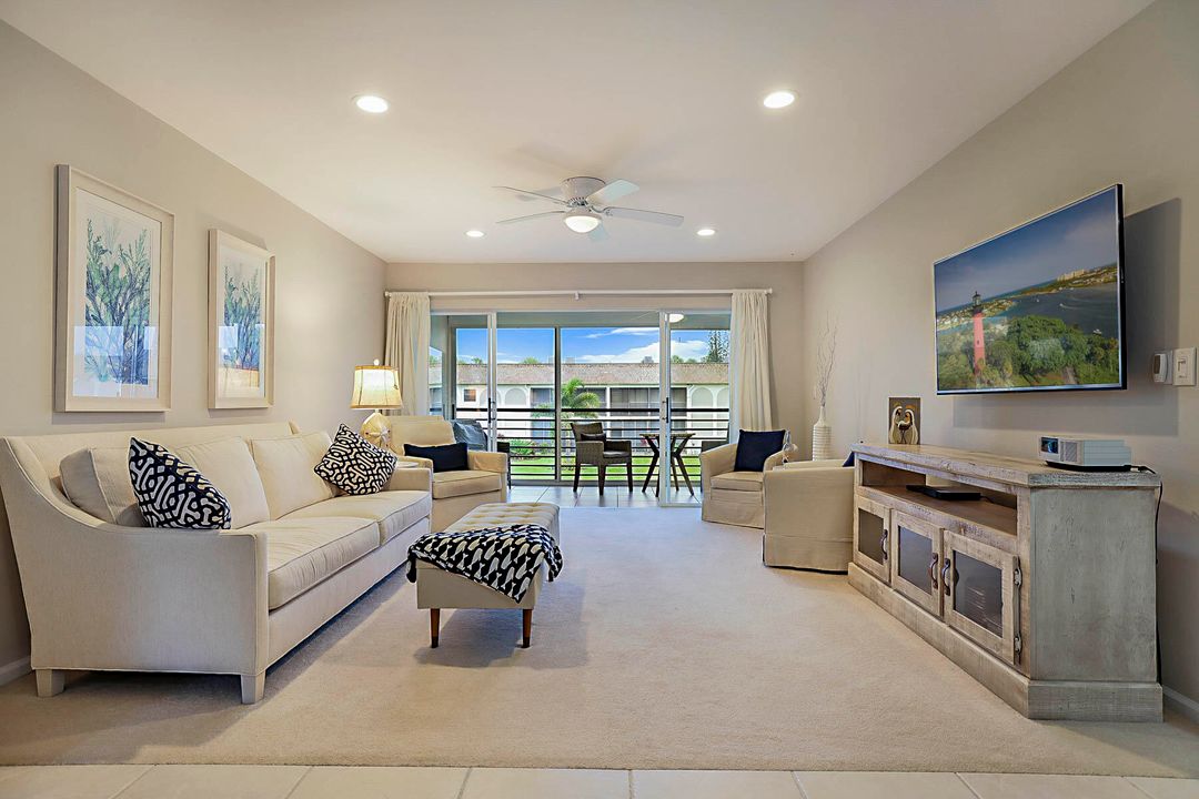 En Venta: $420,000 (2 camas, 2 baños, 1063 Pies cuadrados)