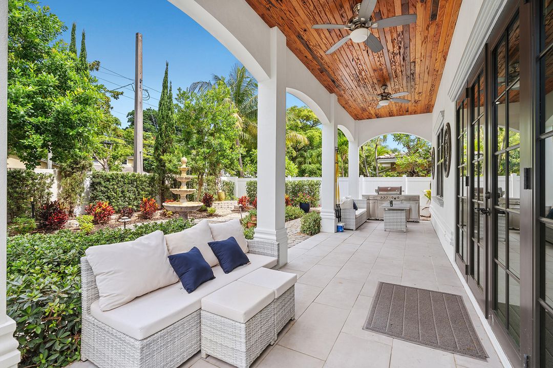 合同活跃: $3,000,000 (3 贝兹, 3 浴室, 2752 平方英尺)