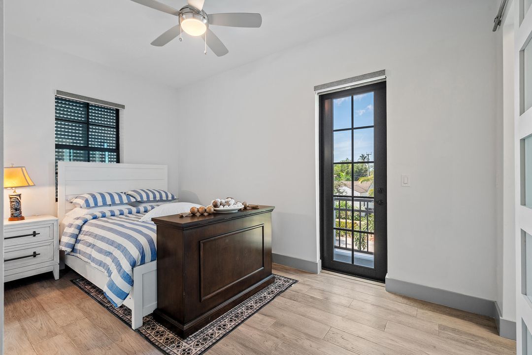 合同活跃: $3,000,000 (3 贝兹, 3 浴室, 2752 平方英尺)