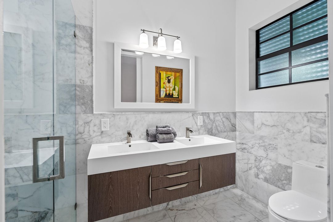 合同活跃: $3,000,000 (3 贝兹, 3 浴室, 2752 平方英尺)