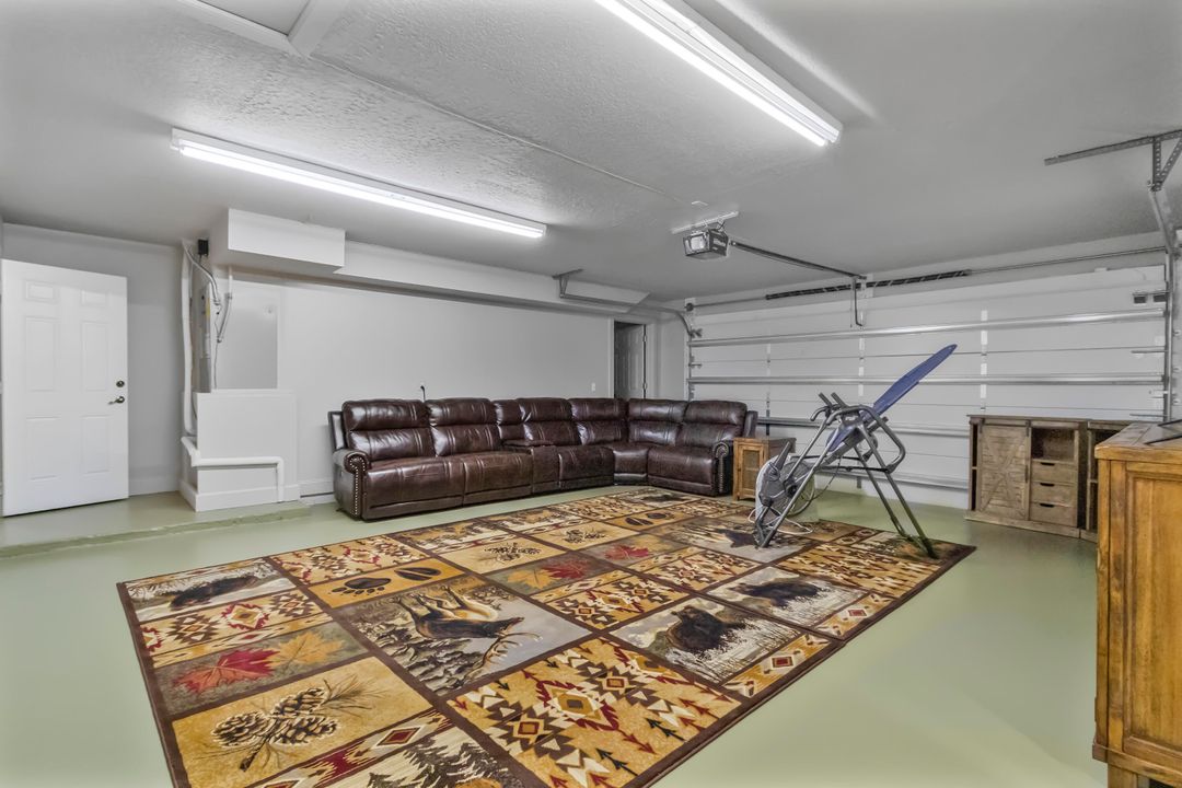 For Sale: $1,720,000 (4 beds, 2 baths, 2960 Square Feet)