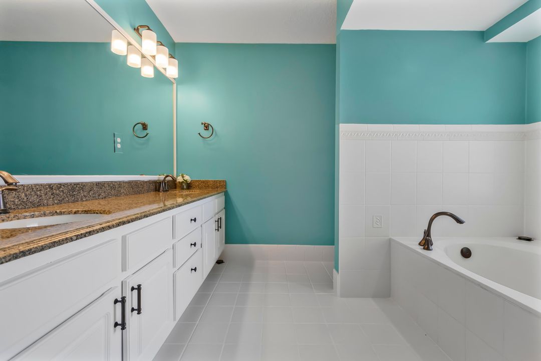 For Sale: $1,720,000 (4 beds, 2 baths, 2960 Square Feet)