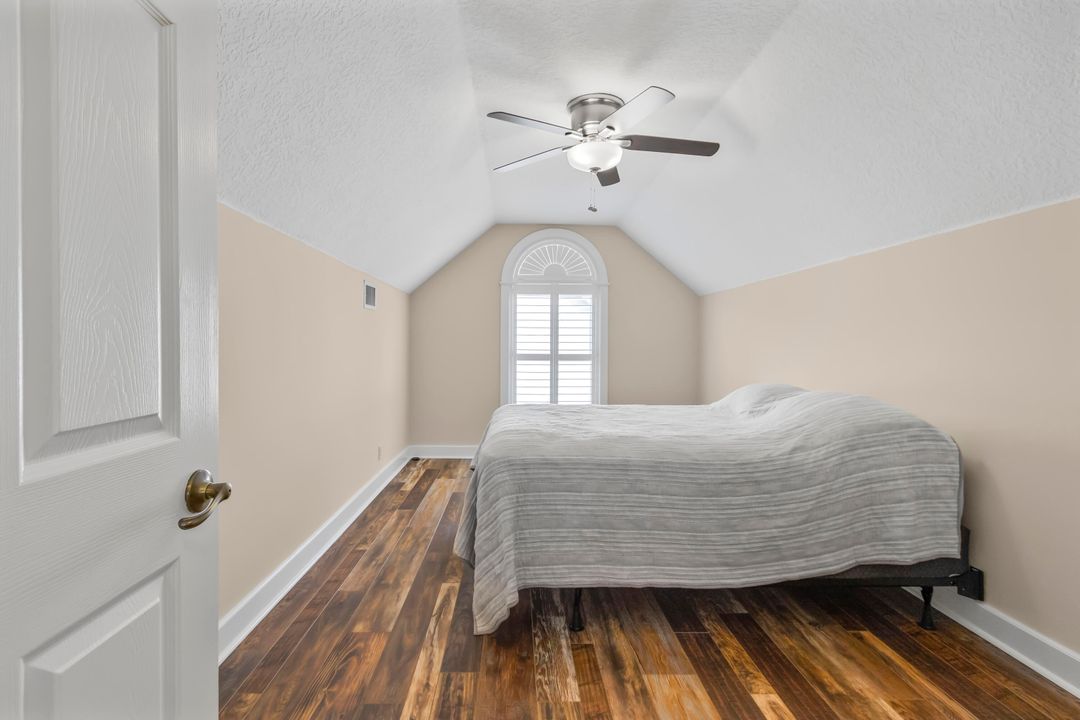 For Sale: $1,720,000 (4 beds, 2 baths, 2960 Square Feet)