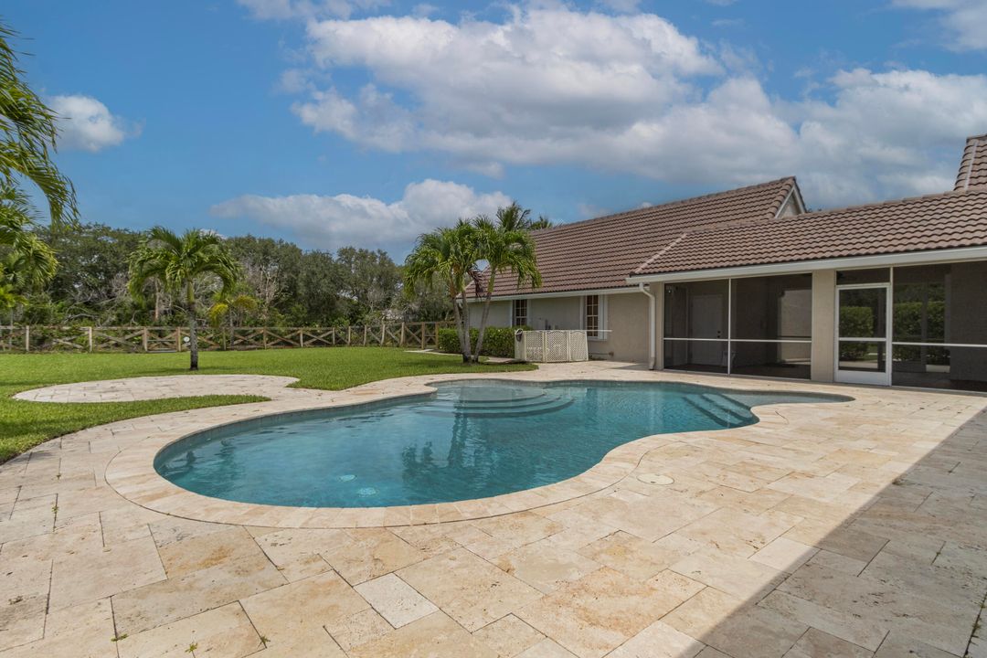 For Sale: $1,720,000 (4 beds, 2 baths, 2960 Square Feet)