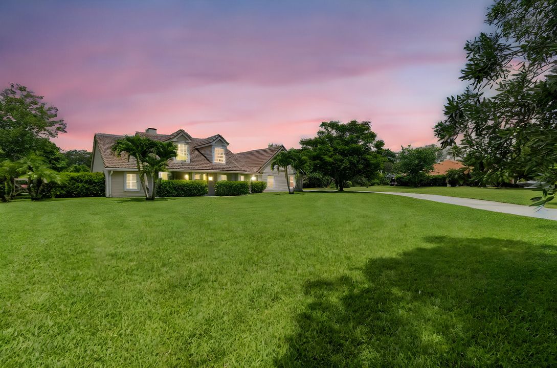 For Sale: $1,720,000 (4 beds, 2 baths, 2960 Square Feet)