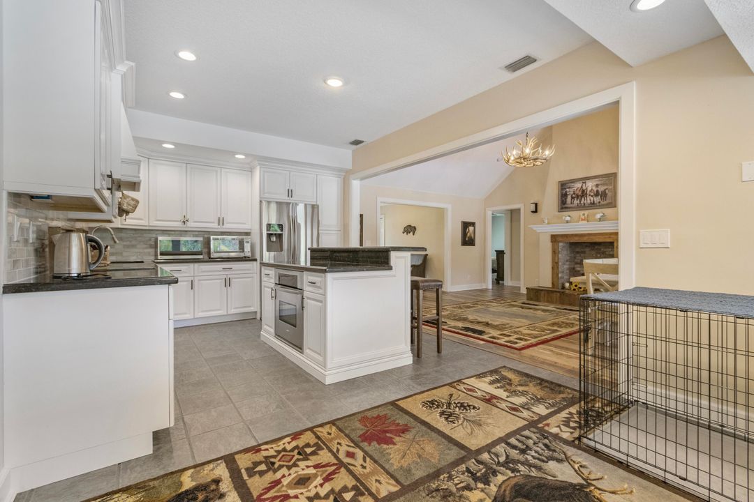 For Sale: $1,720,000 (4 beds, 2 baths, 2960 Square Feet)