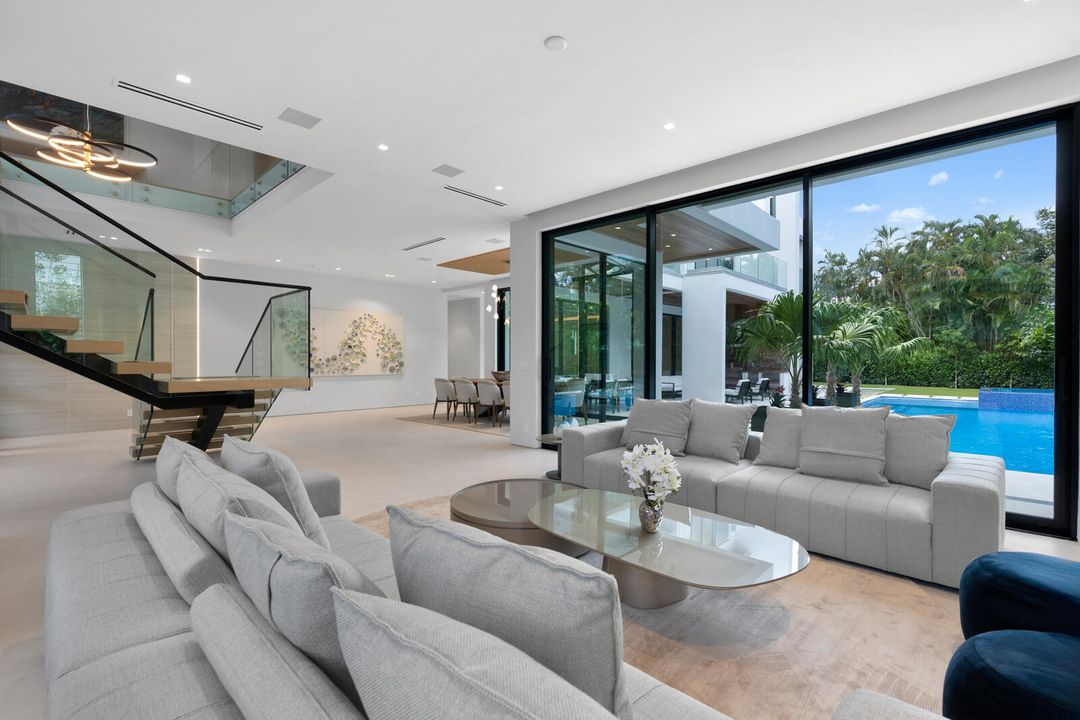 На продажу: $11,900,000 (5 спален, 7 ванн, 6774 Квадратных фут)