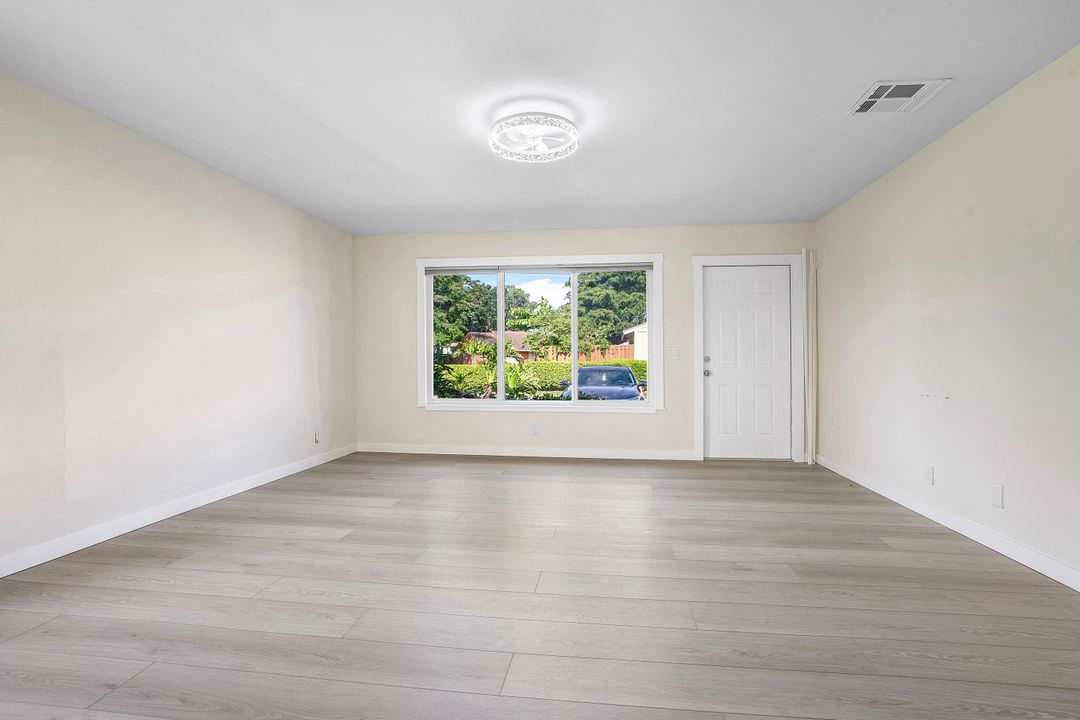 На продажу: $335,000 (3 спален, 2 ванн, 1312 Квадратных фут)