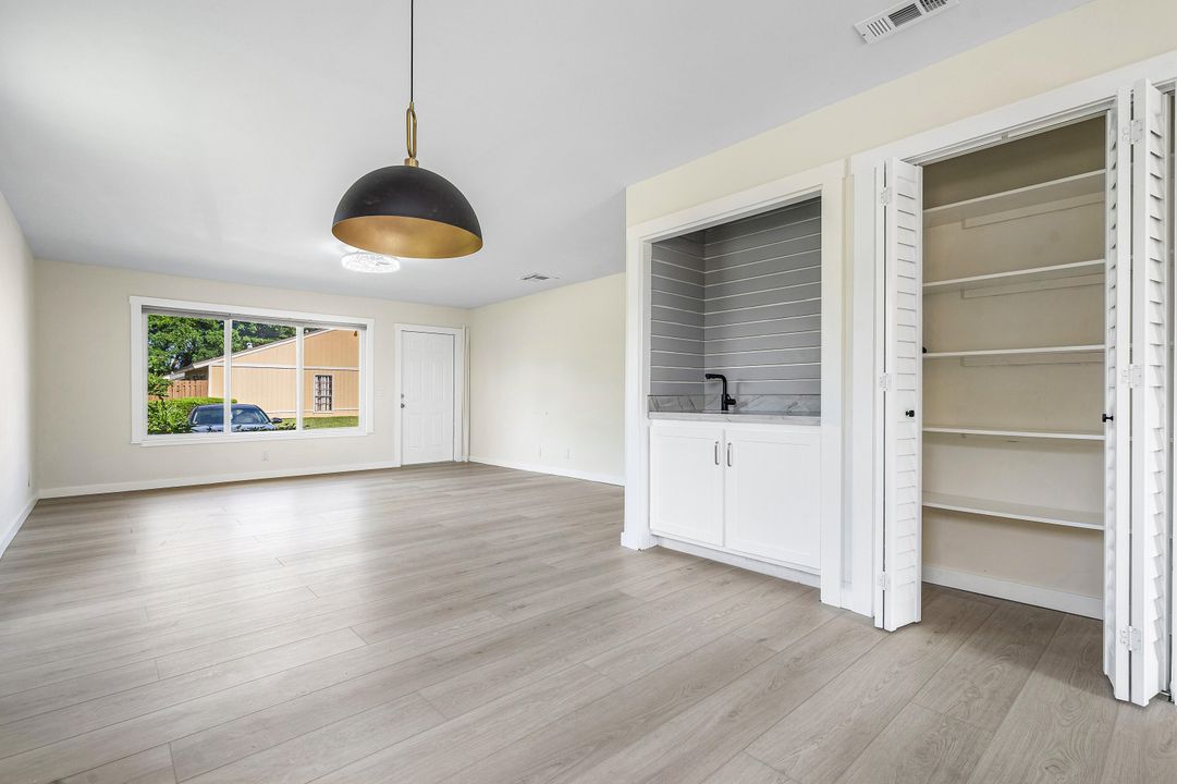 На продажу: $335,000 (3 спален, 2 ванн, 1312 Квадратных фут)