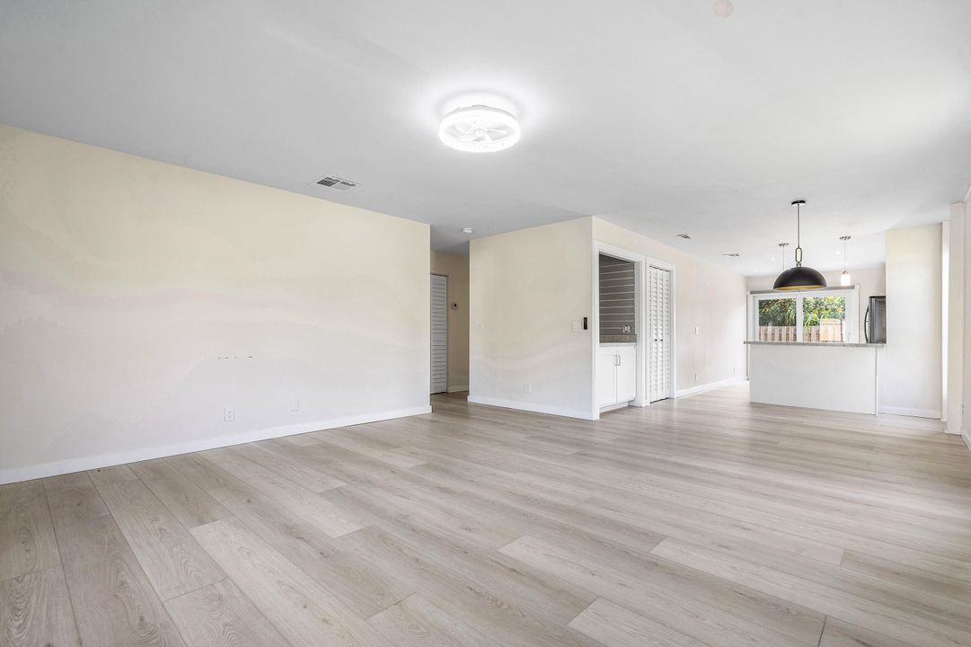 На продажу: $335,000 (3 спален, 2 ванн, 1312 Квадратных фут)