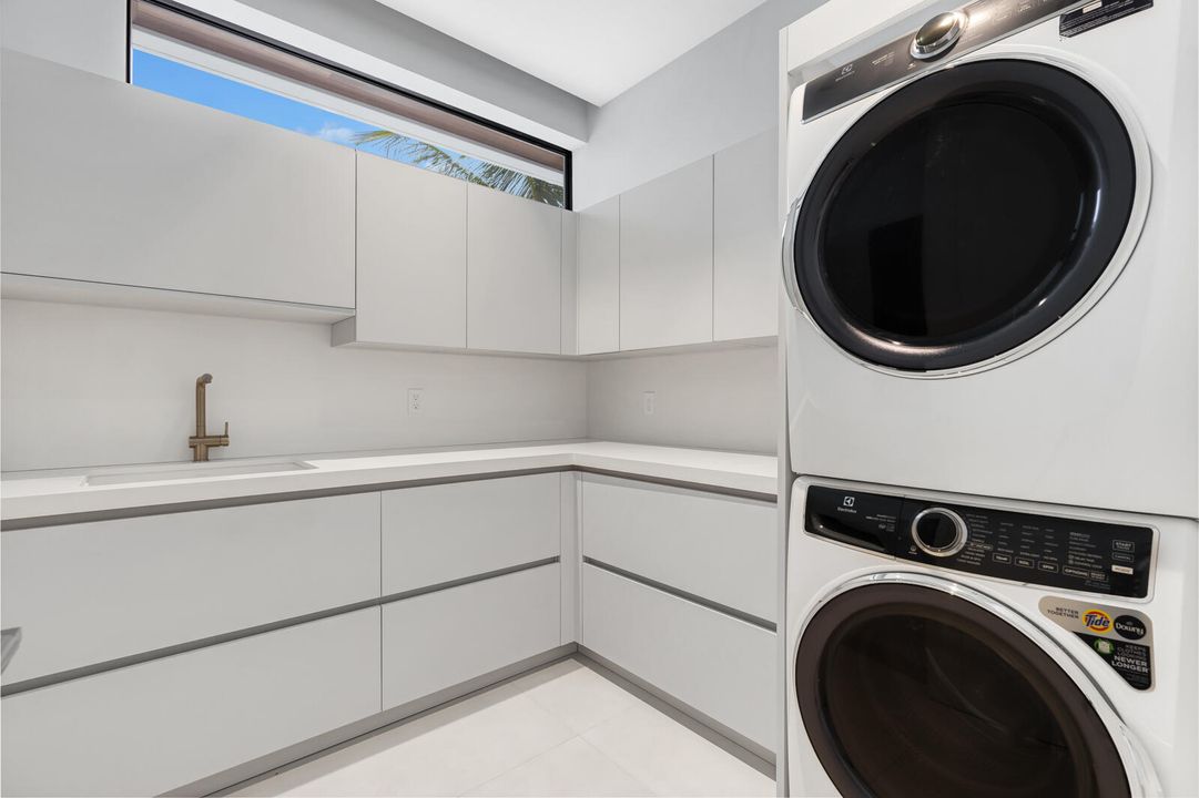 На продажу: $11,900,000 (5 спален, 7 ванн, 6774 Квадратных фут)