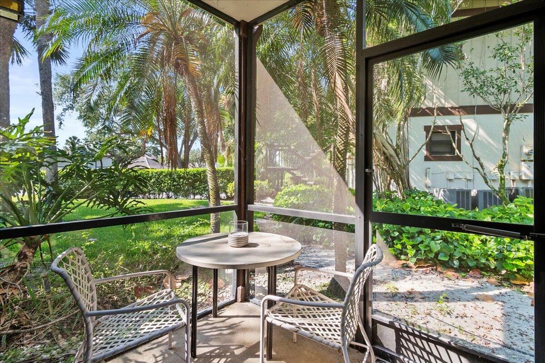 For Rent: $3,600 (1 beds, 1 baths, 500 Square Feet)