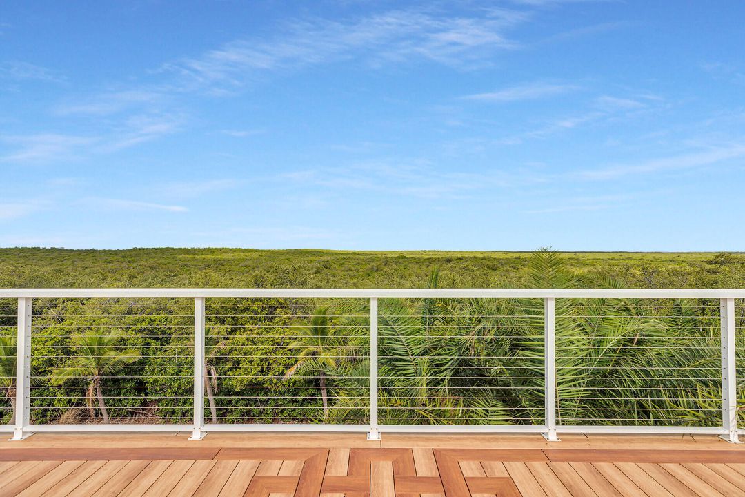 待售: $2,100,000 (2 贝兹, 2 浴室, 1244 平方英尺)