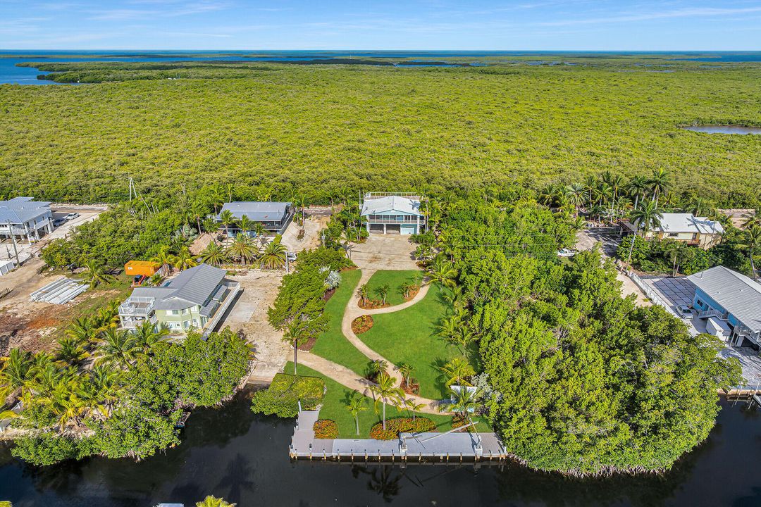 待售: $2,100,000 (2 贝兹, 2 浴室, 1244 平方英尺)