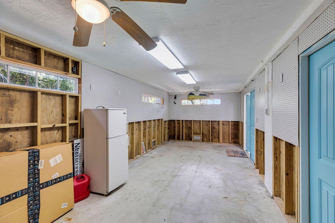 待售: $2,100,000 (2 贝兹, 2 浴室, 1244 平方英尺)