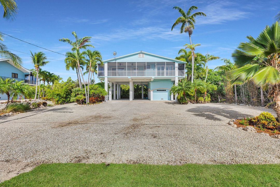 待售: $2,100,000 (2 贝兹, 2 浴室, 1244 平方英尺)