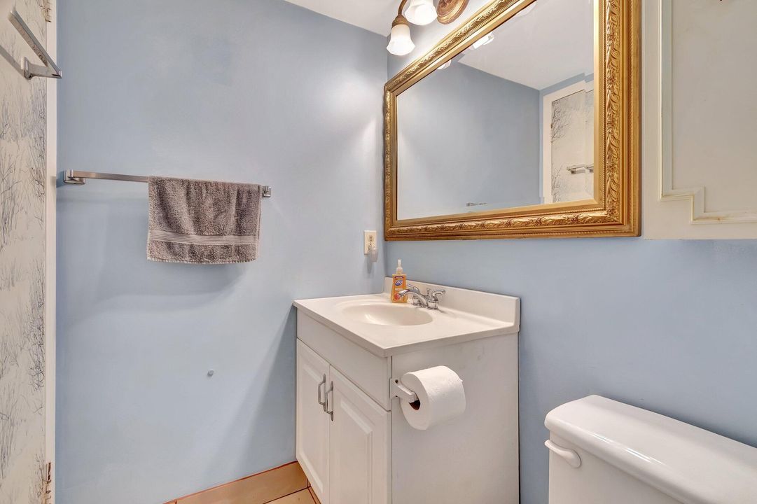 待售: $110,000 (2 贝兹, 1 浴室, 840 平方英尺)