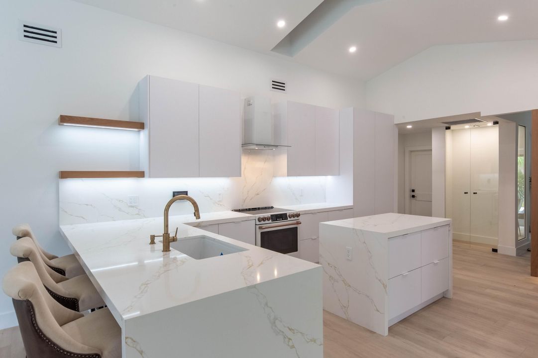 Active With Contract: $15,000 (4 beds, 3 baths, 2730 Square Feet)