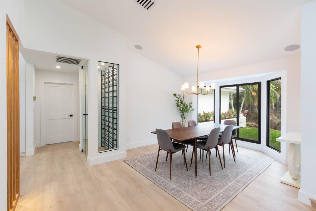 Active With Contract: $15,000 (4 beds, 3 baths, 2730 Square Feet)