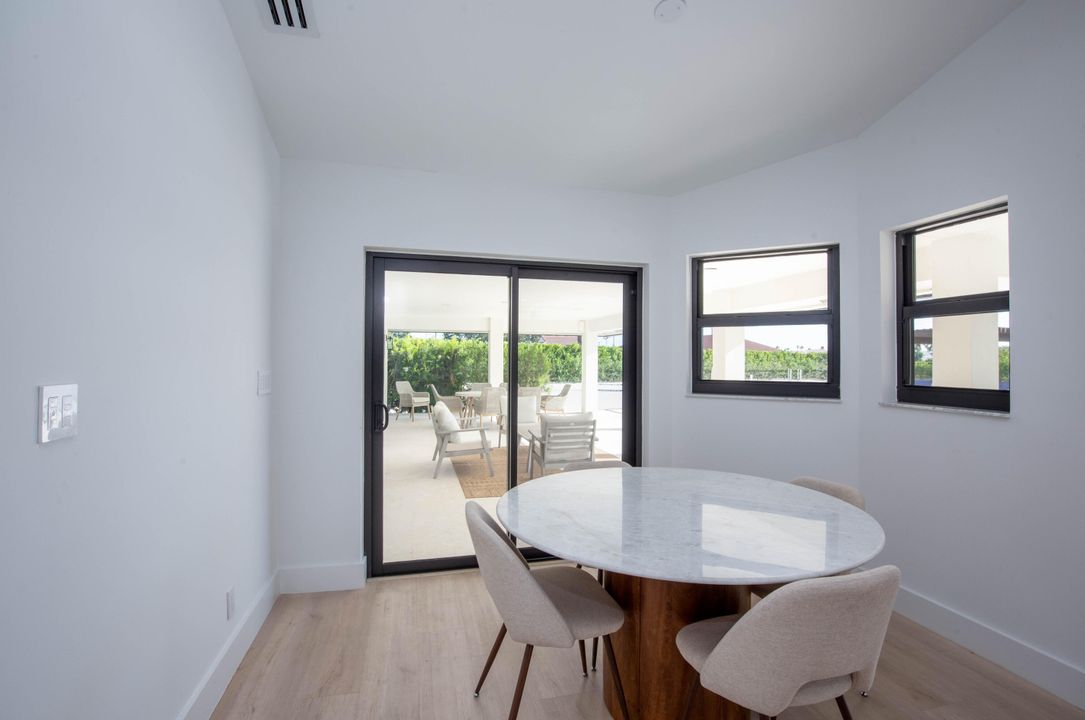 Active With Contract: $15,000 (4 beds, 3 baths, 2730 Square Feet)