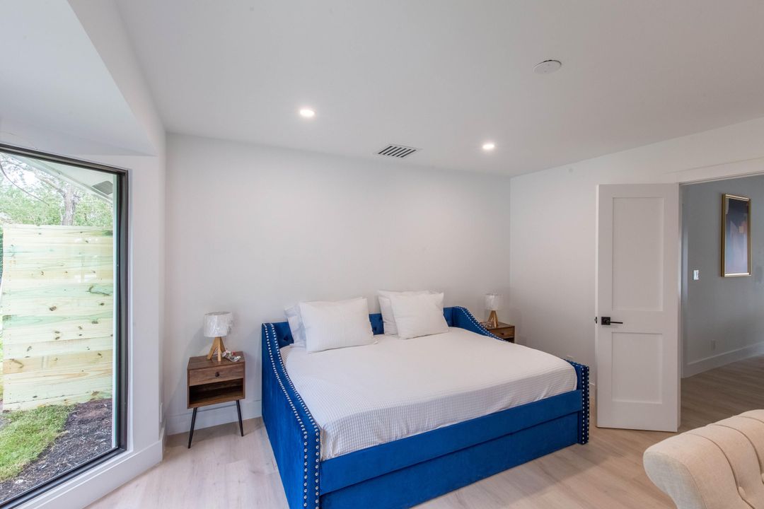 Active With Contract: $15,000 (4 beds, 3 baths, 2730 Square Feet)