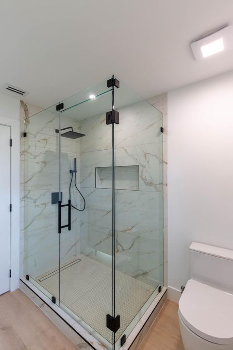 Active With Contract: $15,000 (4 beds, 3 baths, 2730 Square Feet)