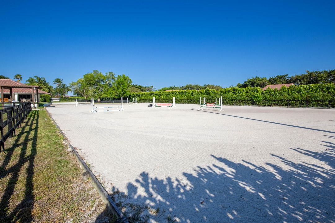 Active With Contract: $15,000 (4 beds, 3 baths, 2730 Square Feet)